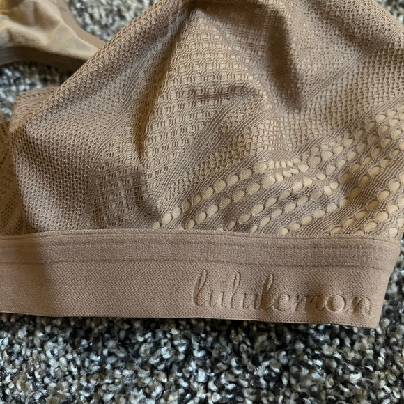 Lululemon cozy nude bra - Picture 2 of 3